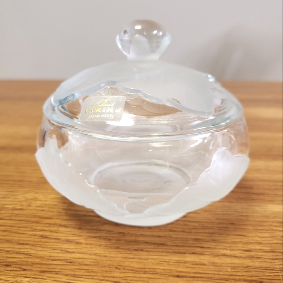 Vintage MCM Viking Clear Satin Glass Cabbage Design Lidded Dish - Picture 1 of 11